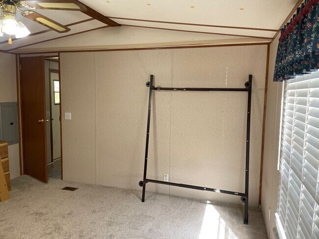 Building Photo - 2 bed 2 bath mobile home