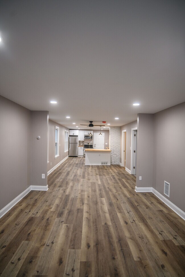 Building Photo - 453 Abbott Rd