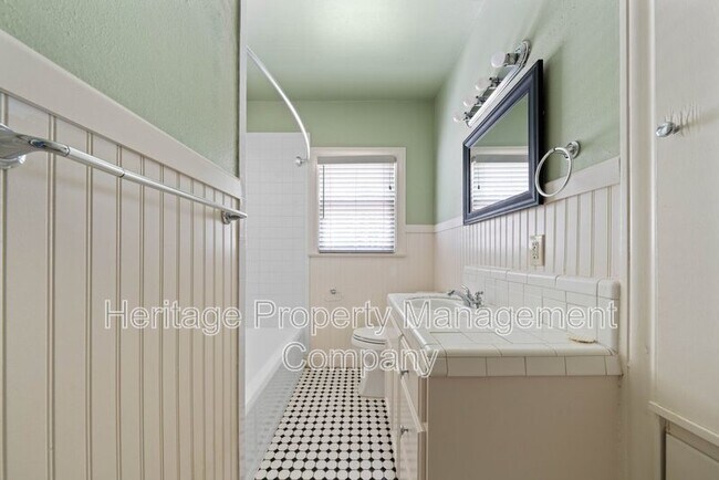 Building Photo - 109 E Norwood Ct