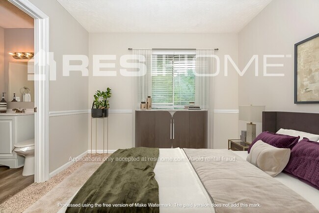 Building Photo - 3011 Woodfield Dr