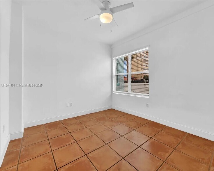 Building Photo - 1218 Drexel Ave