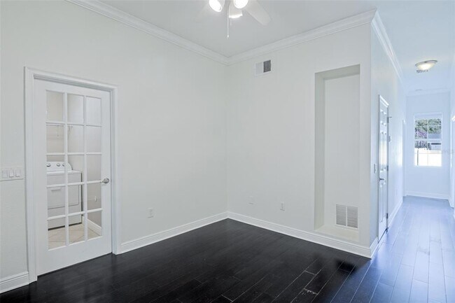 Building Photo - 350 N Phelps Ave