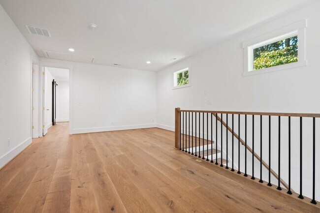 Building Photo - Modern 5-bedroom, 5-bathroom home in Durham