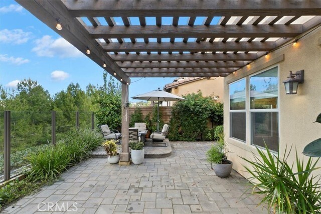 Building Photo - 55 Fuchsia