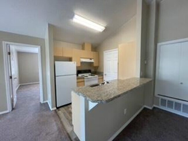 Building Photo - 213 N Avenger Ln