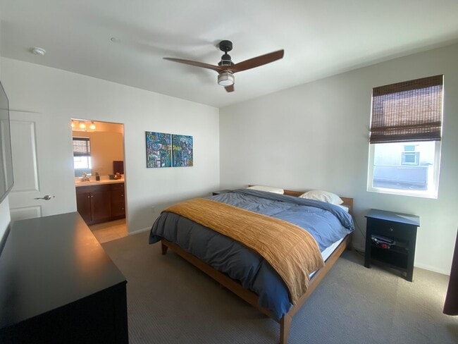 Building Photo - Downtown Upland 3 Bedroom Condo
