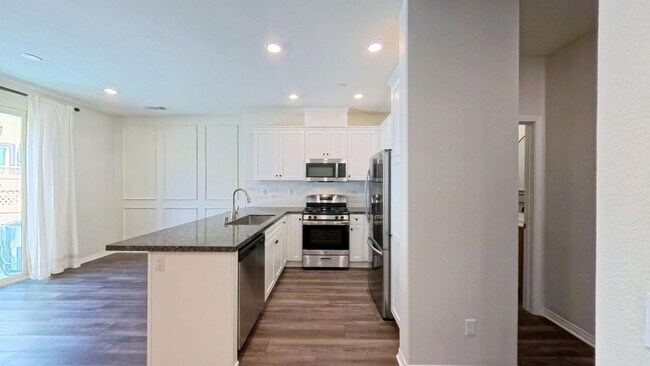 Building Photo - 24122 Tuscany Ave