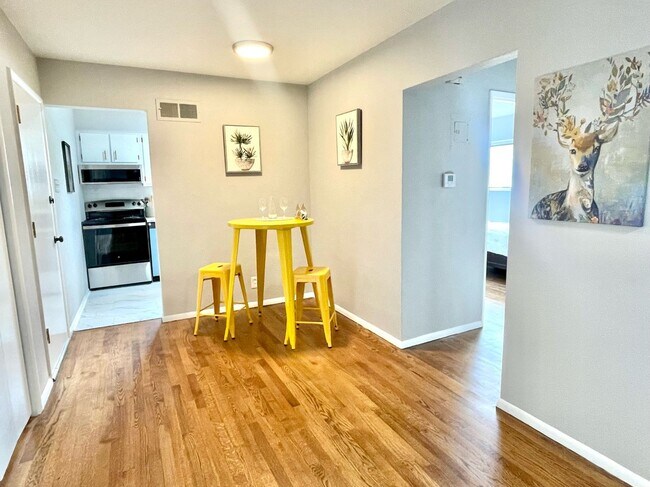 Building Photo - 5445 Chippewa St