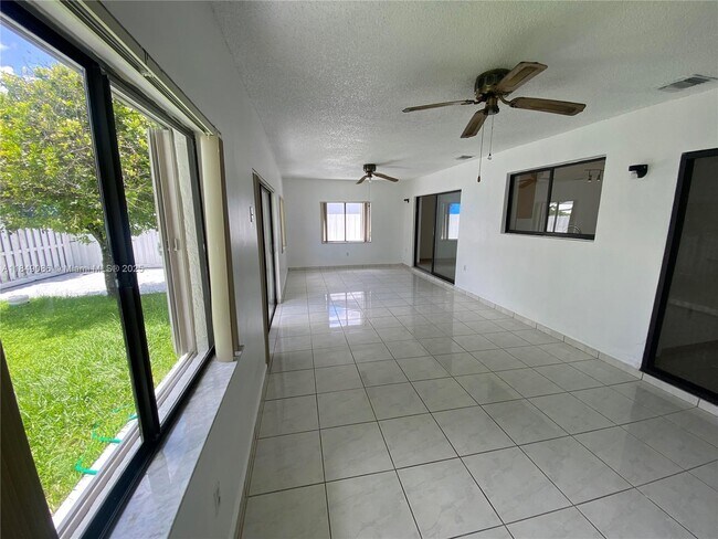 Building Photo - 10225 SW 144th Ct