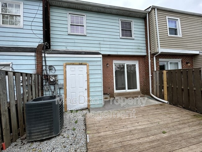 Building Photo - 2538 Sedgewick Pl