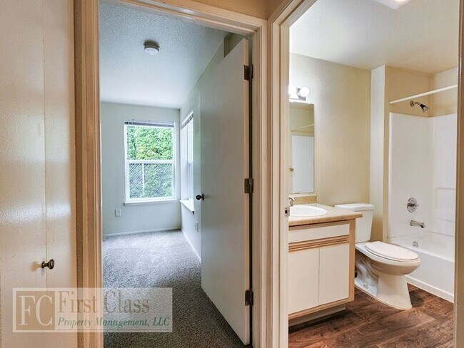 Building Photo - 1235 NW 183rd Ave