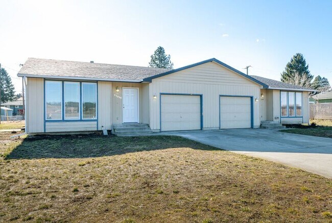 Building Photo - 11512 E Railroad Ave