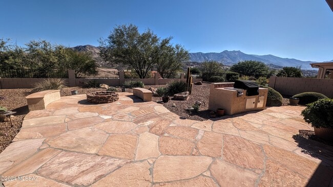 Building Photo - 37413 S Golf Course Dr