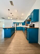 Building Photo - 6498 Verde St