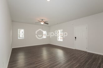 Building Photo - Fantastic 4bd/2.5ba home! Let yourself in!