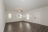 Building Photo - Fantastic 4bd/2.5ba home! Let yourself in!