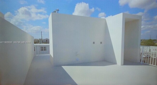 Building Photo - 25810 SW 144th Ave