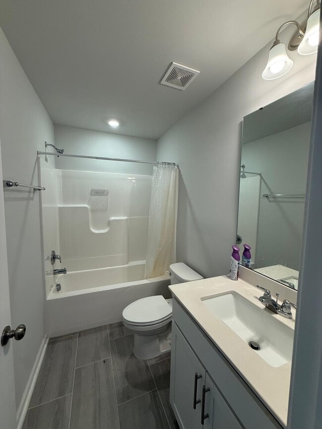 Building Photo - 409 Deercroft Dr