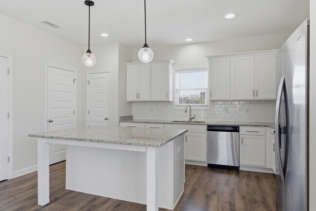 Building Photo - 114 Walden Village Ct