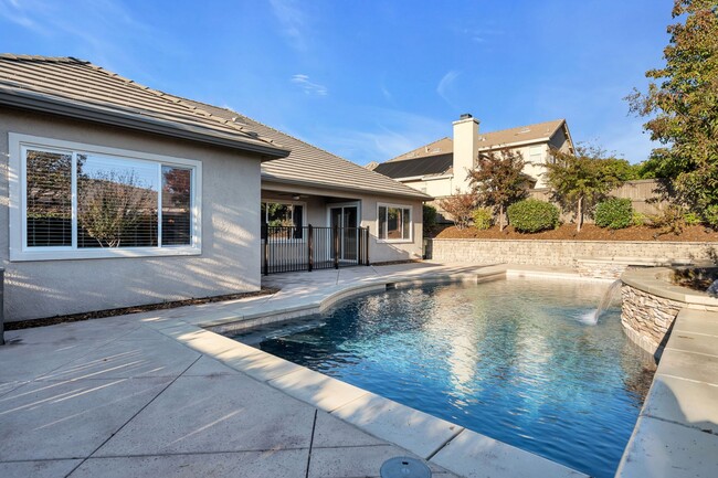 Building Photo - Gorgeous Single Story Home with a Sparklin...