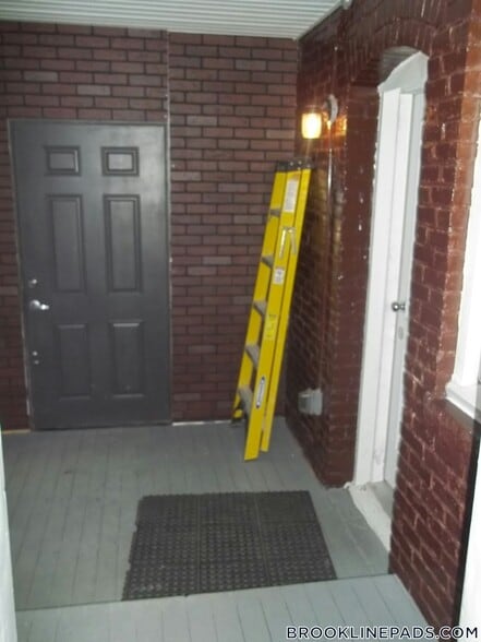 Building Photo - 191 Winthrop Rd