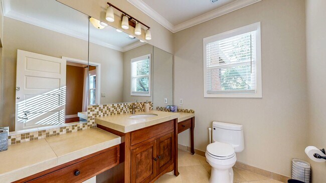 Building Photo - Experience true Wine Country Luxury living...