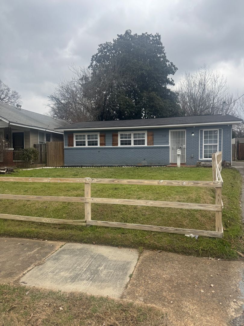 Building Photo - 710 Hudson St