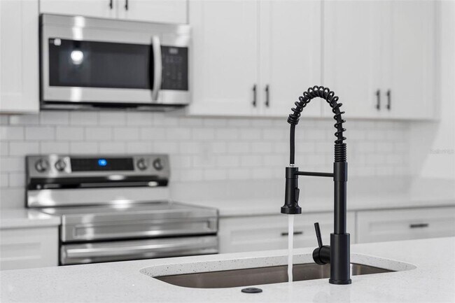 Building Photo - 2211 SW 153rd Pl Rd