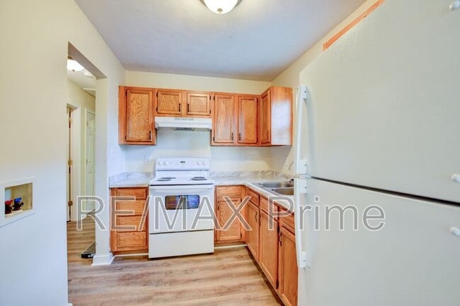 Building Photo - 409 Hunter St