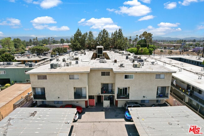 Building Photo - 21219 Roscoe Blvd