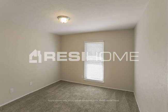 Building Photo - HOME FOR RENT!