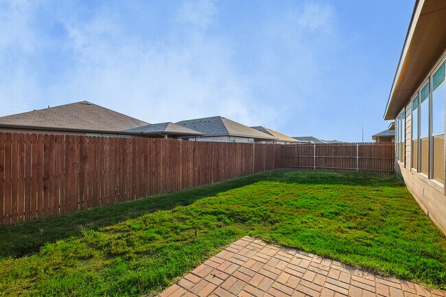 Building Photo - 1008 Nicole Way