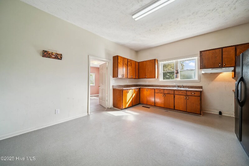 Building Photo - 106 Safie 3rd St