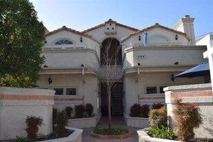 Building Photo - 444 E Ave