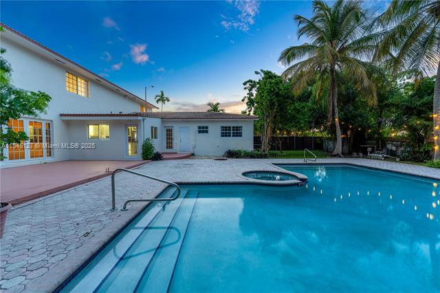 Building Photo - 7100 SW 56th St