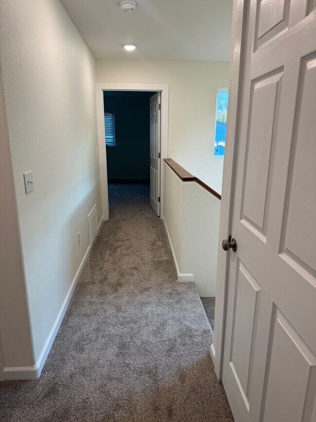 Building Photo - Brand new construction 3 bed near JBER