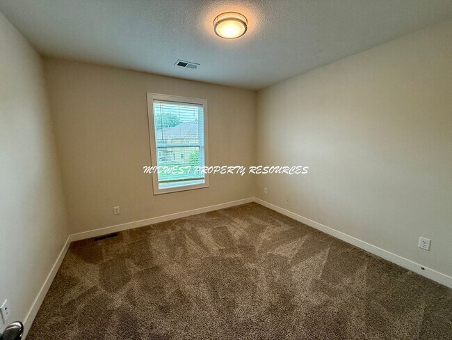 Building Photo - Beautiful 4-Bedroom 2-Story Home with Neighborhood Amenities