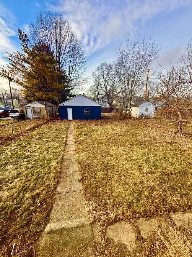 Building Photo - 745 S Wayne Ave