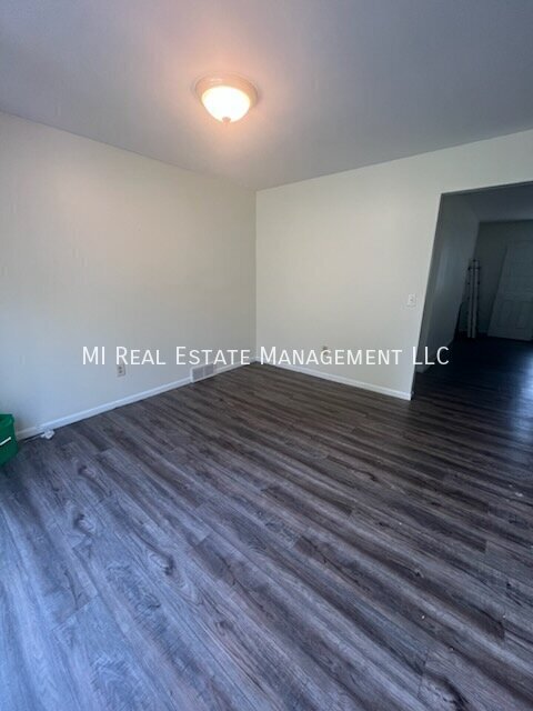 Building Photo - 4884 Stauffer Ave SE