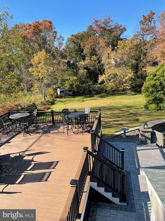 Building Photo - 1104 Dunvegan Rd