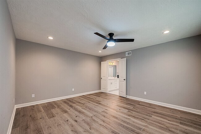 Building Photo - 1623 Cherry Ridge Dr