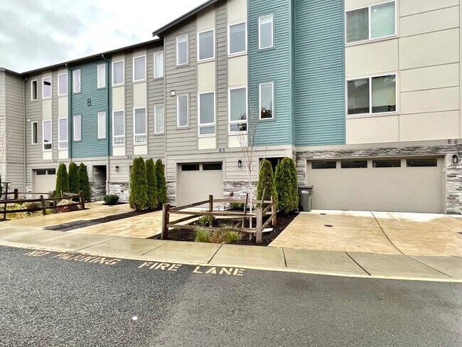 Building Photo - Great TownHome For Rent