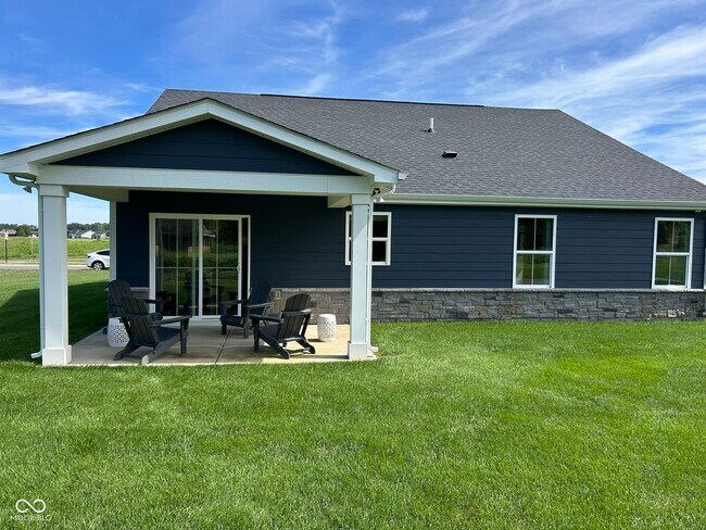 Building Photo - 982 Independence Dr