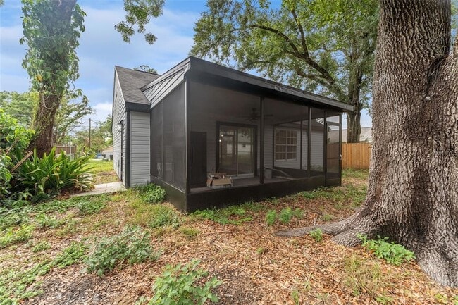 Building Photo - 2313 Palm Ave