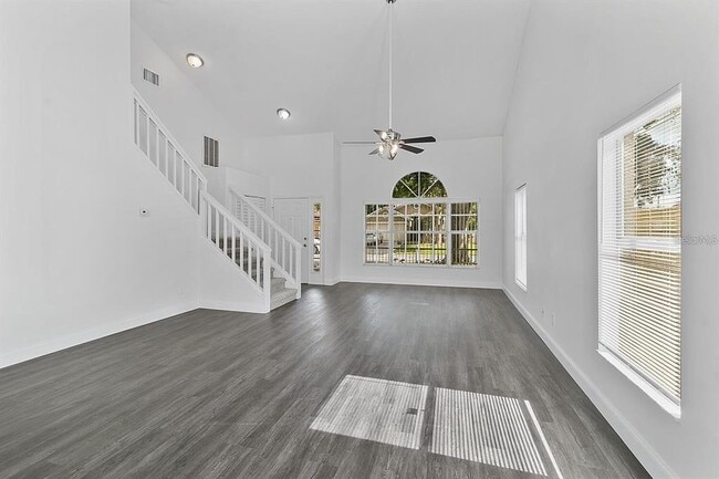 Building Photo - 8748 Exposition Dr