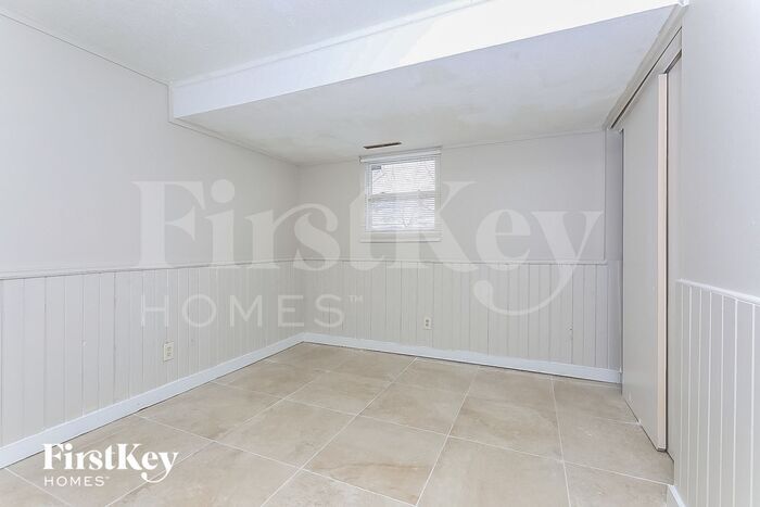 Building Photo - 4609 Paxton Dr S