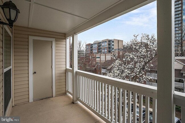 Building Photo - 1504 Lincoln Way