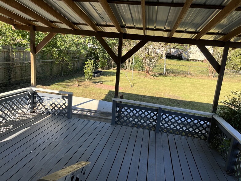 Back yard - 519 Lakeview Ave