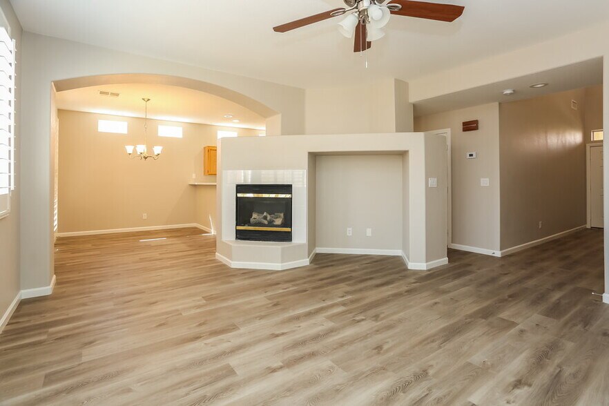 Building Photo - 5284 Vine Hill Ct