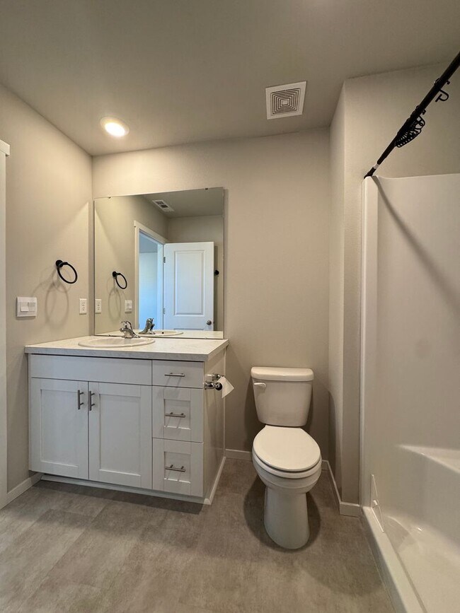 Building Photo - Pet-Friendly 3 Bed Home on Cul-de-Sac